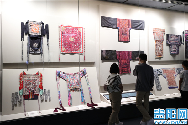 【图集】国庆最后一天 贵阳市民博物馆内“收心”度假期休闲区蓝鸢梦想 - Www.slyday.coM