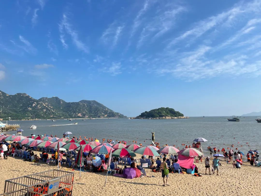川山群岛旅游度假区游人如潮.