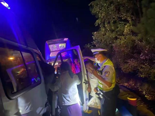 假期倒计时！贵阳高速交警国庆长假是这样度过休闲区蓝鸢梦想 - Www.slyday.coM