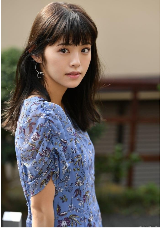 日本少女18岁签约，却被公司雪藏5年！出道便美如惊鸿！休闲区蓝鸢梦想 - Www.slyday.coM