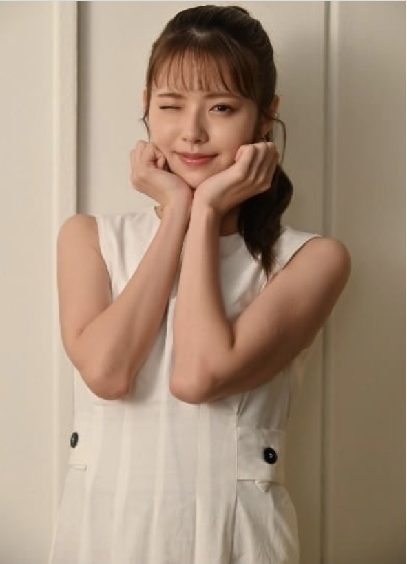 日本少女18岁签约，却被公司雪藏5年！出道便美如惊鸿！休闲区蓝鸢梦想 - Www.slyday.coM