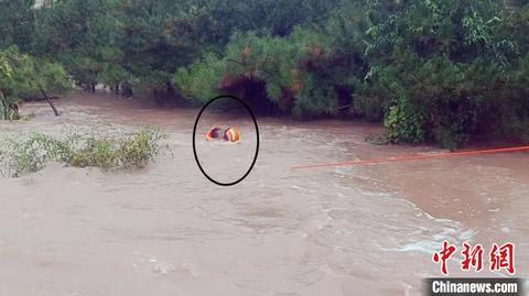 山西左权：高中生被洪水卷走 消防员激流中施救休闲区蓝鸢梦想 - Www.slyday.coM