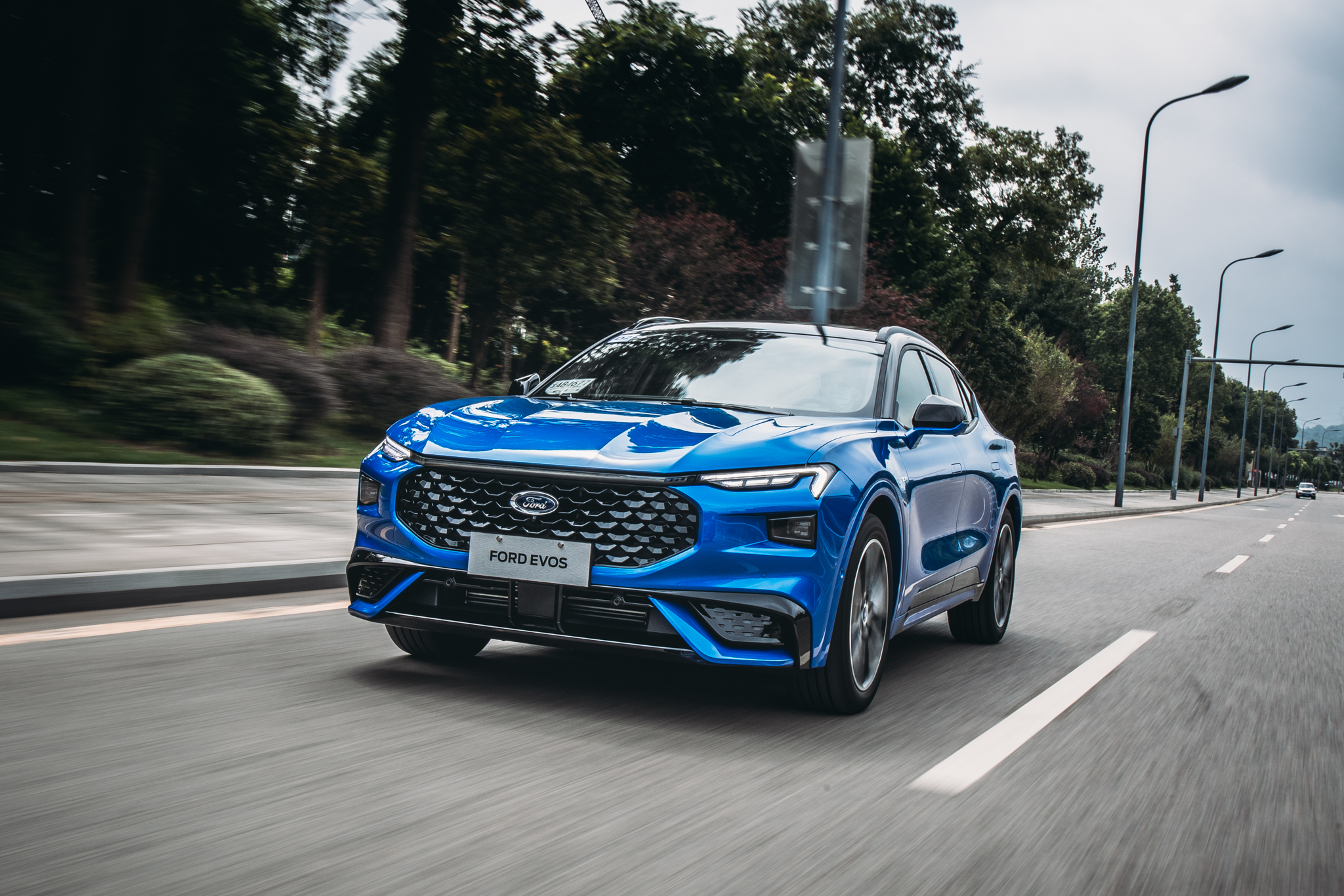 传统车企的用户思维正在改变?试驾长安福特evos