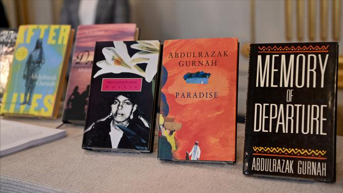 作品还没出过中文的诺贝尔奖得主，却因苦难叙事，先被网友骂上了休闲区蓝鸢梦想 - Www.slyday.coM