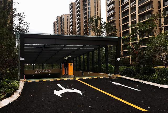 驾驶车辆入地库,怎样才能安全一些,进入地下车库的注意事项