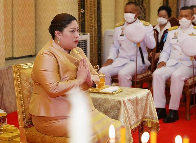 泰国200斤胖公主39岁生日!