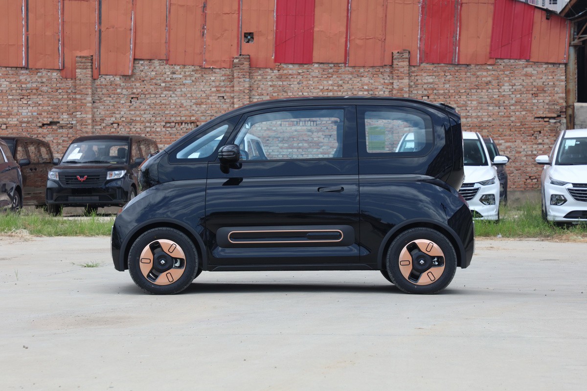 你想要的微型车便宜又够排面7万就配四轮独悬来看kiwiev