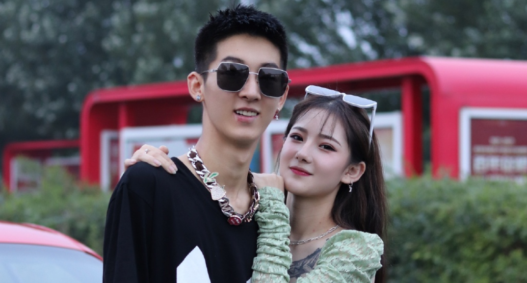 土味顶流"寒王"被爆出轨还打人?证据不足,比起分手更像像解绑