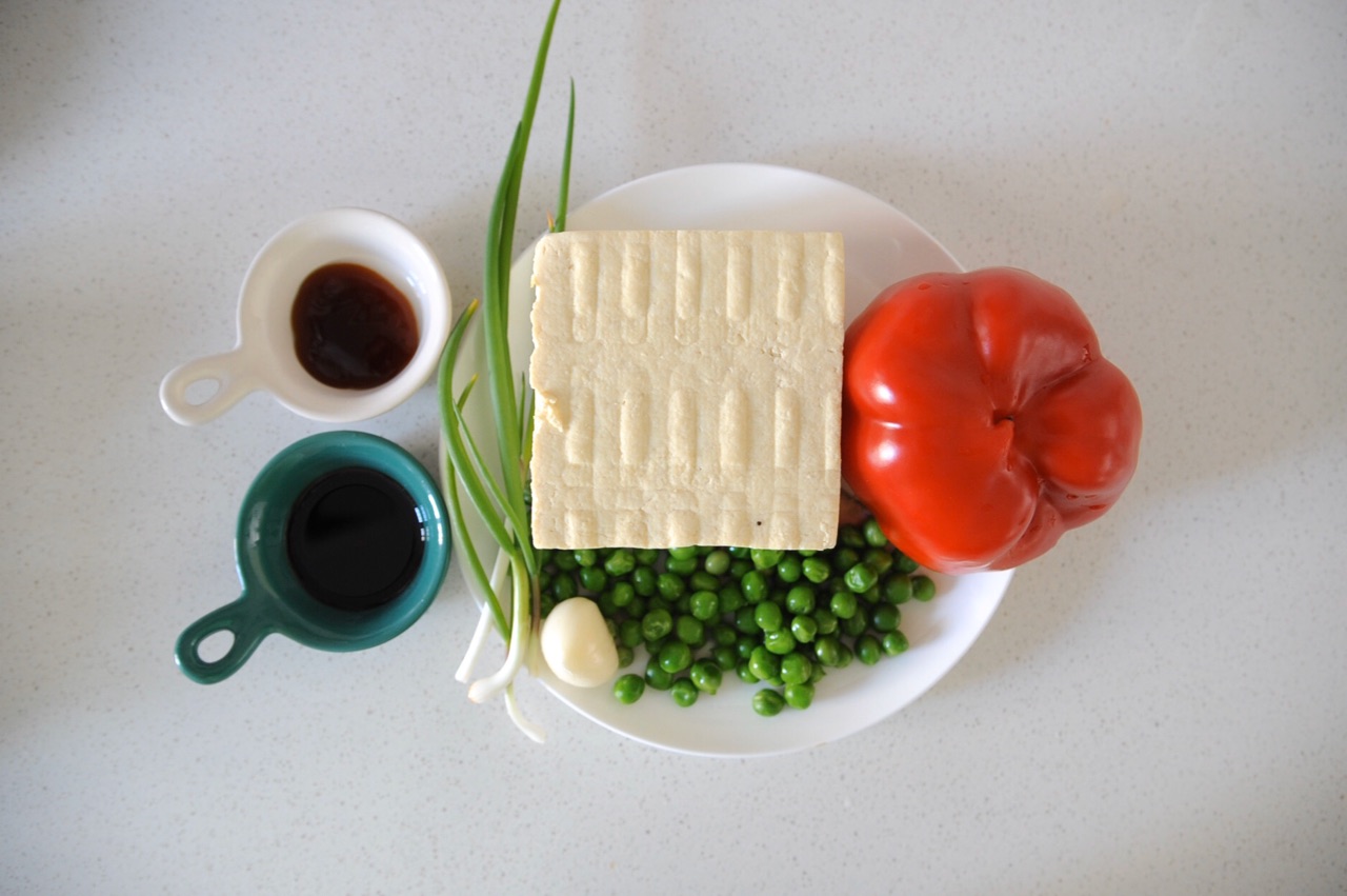 豌豆烩豆腐图片