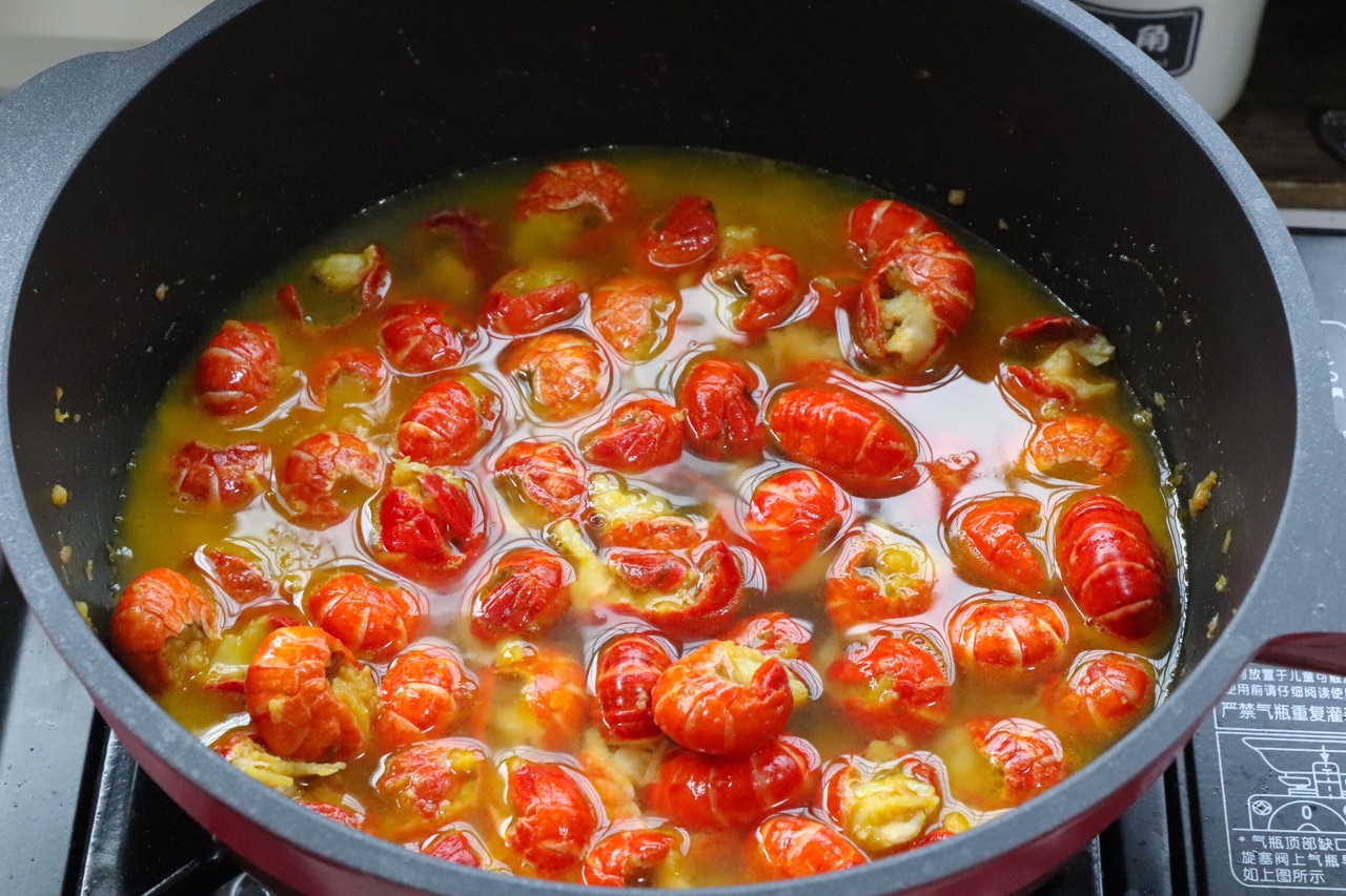 味浓色香,q弹细腻又入味|小龙虾|龙虾尾|蒜蓉_新浪新闻