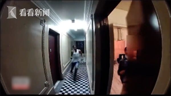 女子凌晨回家被尾随 听到声音迅速关门躲过一劫休闲区蓝鸢梦想 - Www.slyday.coM