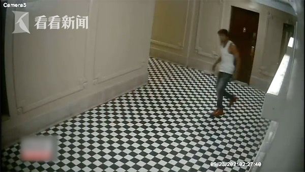 女子凌晨回家被尾随 听到声音迅速关门躲过一劫休闲区蓝鸢梦想 - Www.slyday.coM