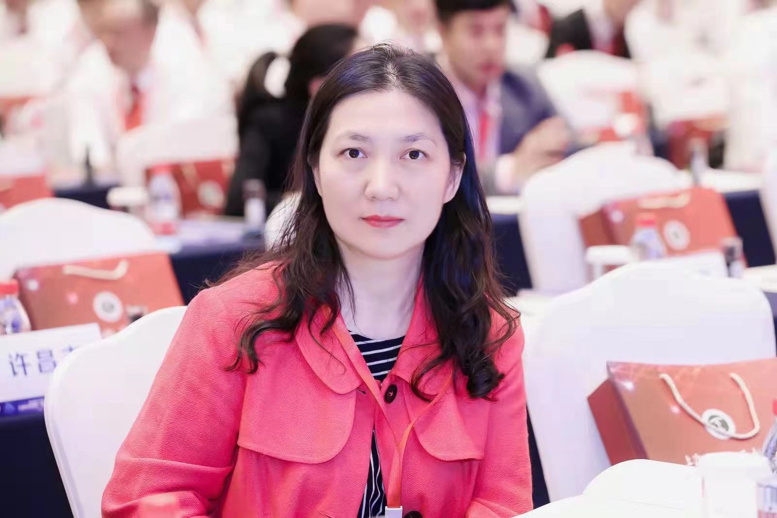 名医上海市公共卫生临床中心党委副书记主任范小红落红有情化作春泥更