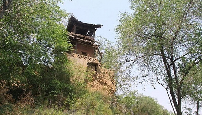 山西新绛一处魁星楼在大雨中垮塌，文保部门：未列入保护名录