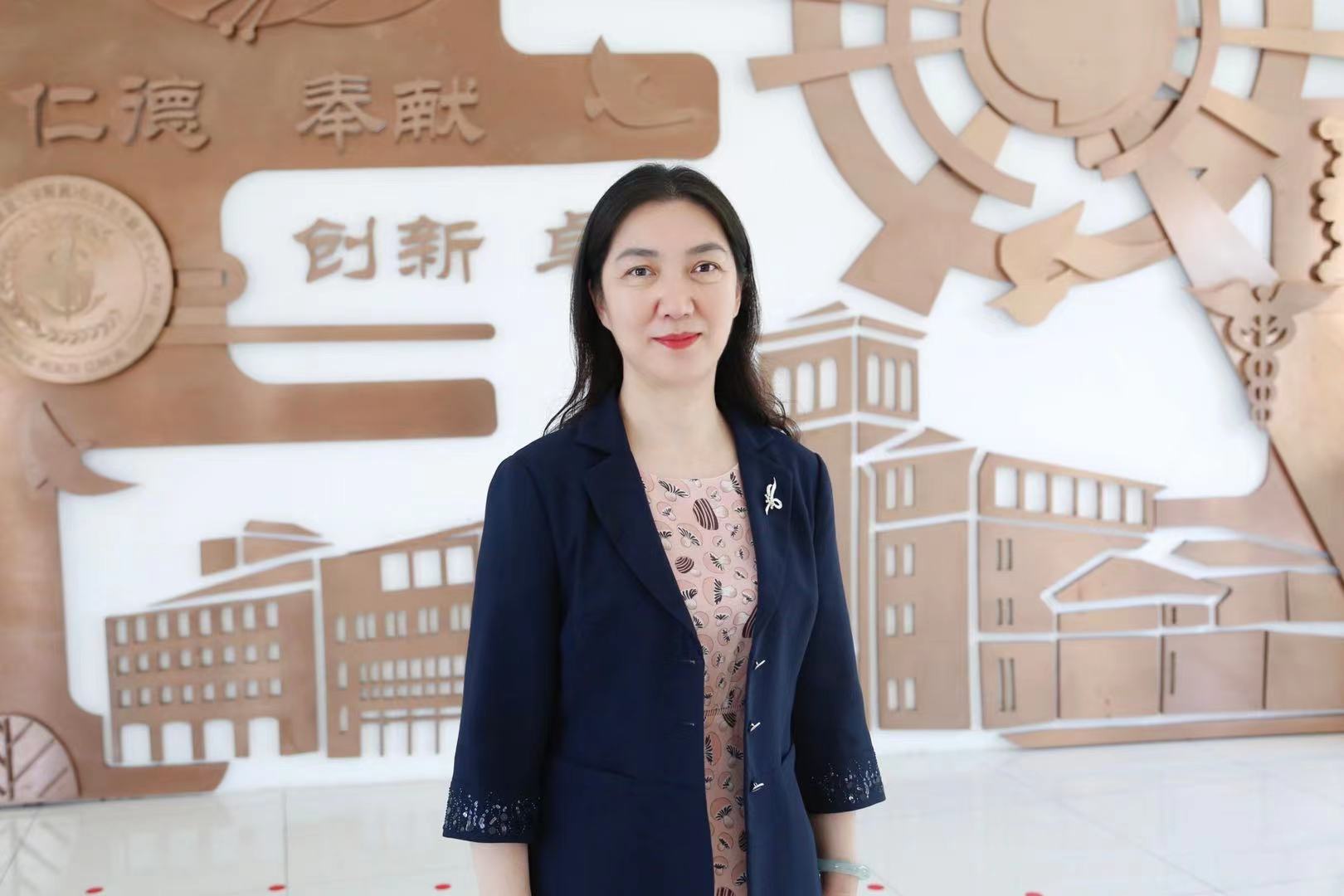 名医上海市公共卫生临床中心党委副书记主任范小红落红有情化作春泥更