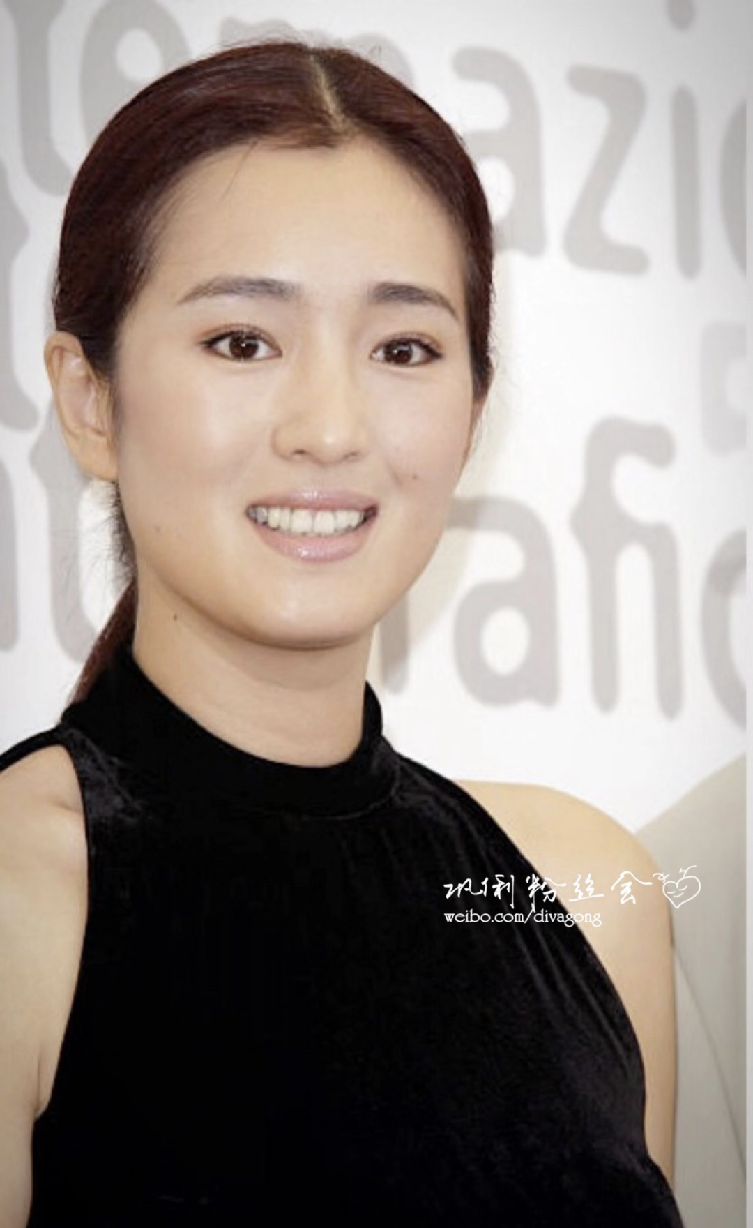 56岁巩俐最新几套穿搭全网好评,这一点太值得学习了!