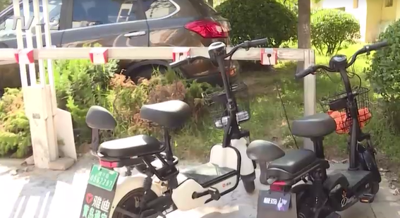 高楼引线充电动车 居民瞬间被电倒地休闲区蓝鸢梦想 - Www.slyday.coM