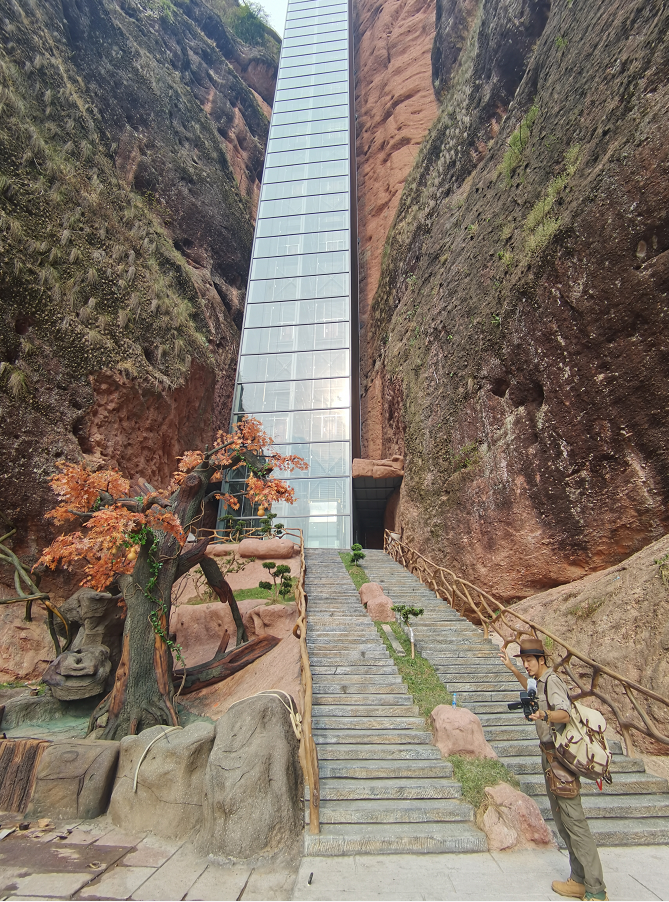 惊爆丨仙人城景区146米悬崖电梯开放一步登天仅需49秒