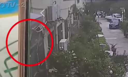 高楼引线充电动车 居民瞬间被电倒地休闲区蓝鸢梦想 - Www.slyday.coM