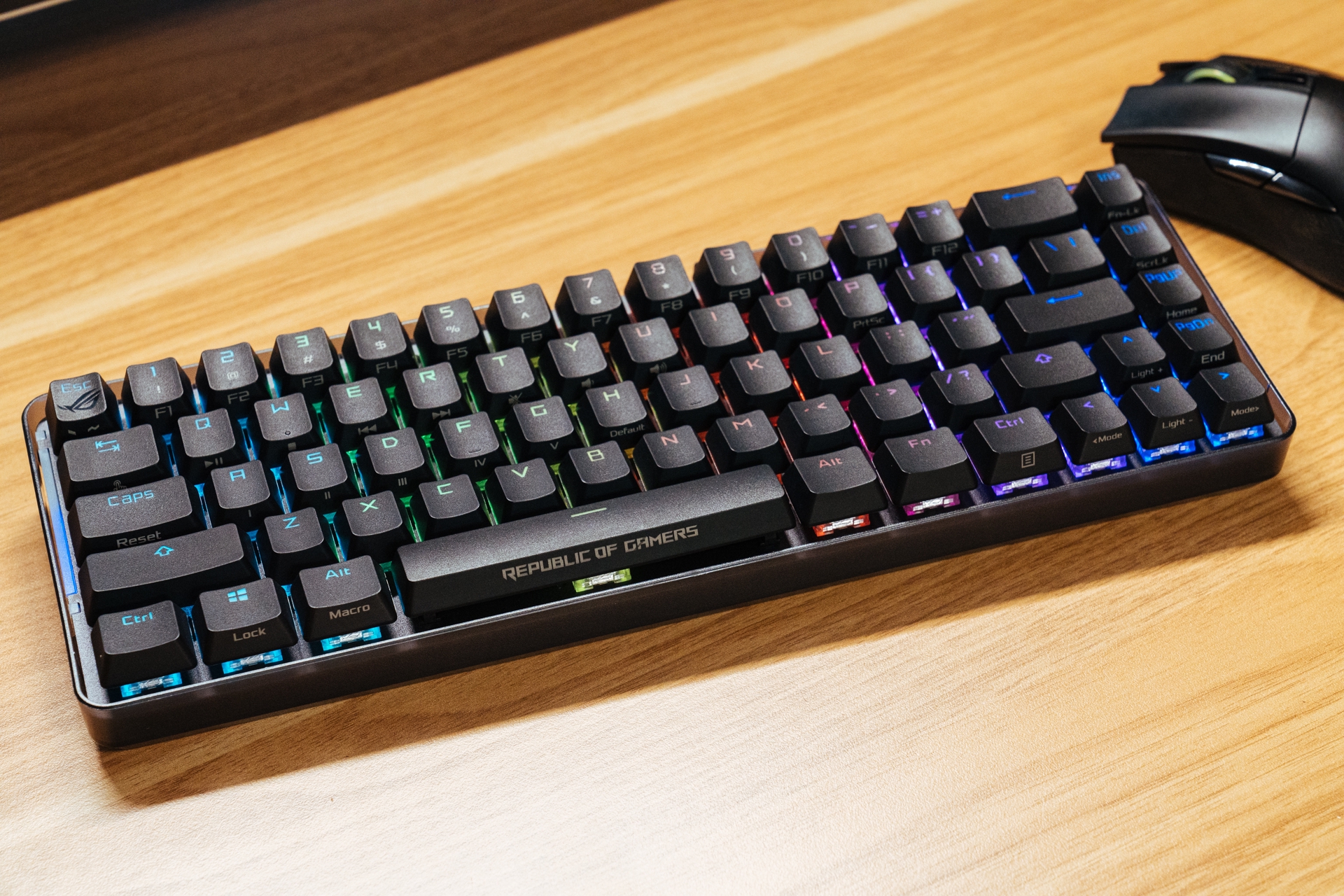 竞技游戏68配列键盘,自研nx机械轴:rog魔导士 nx轴 机械键盘__财经