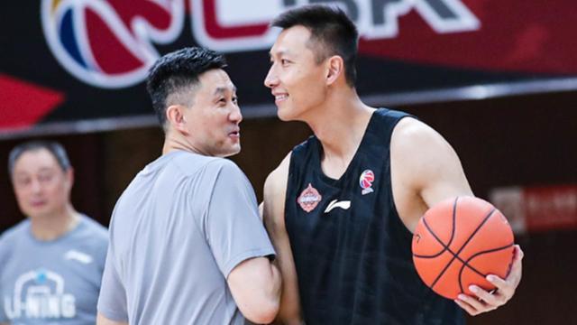 易建联回归广东宏远参加首秀比赛,央视频道将会全程直播,杜峰他有机会