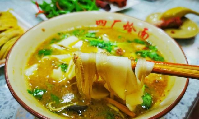 自驾500多公里,打卡郑州美食第一站,老字号四厂烩面