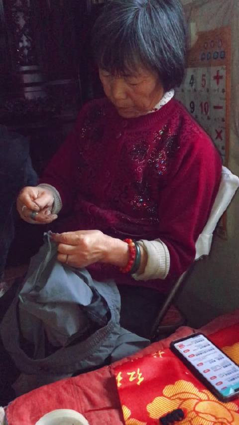 巧手妈妈补裤裆