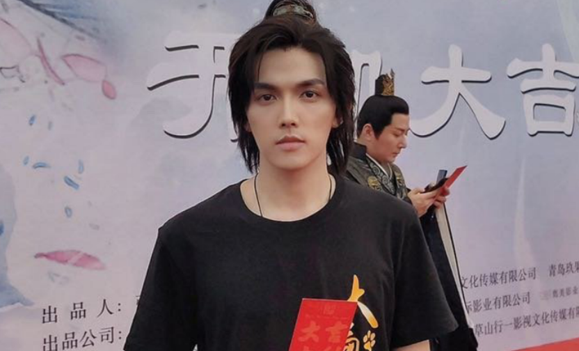 李柄熹新剧开机古装扮相遭吐槽因与张雨绮姐弟恋才被人熟知