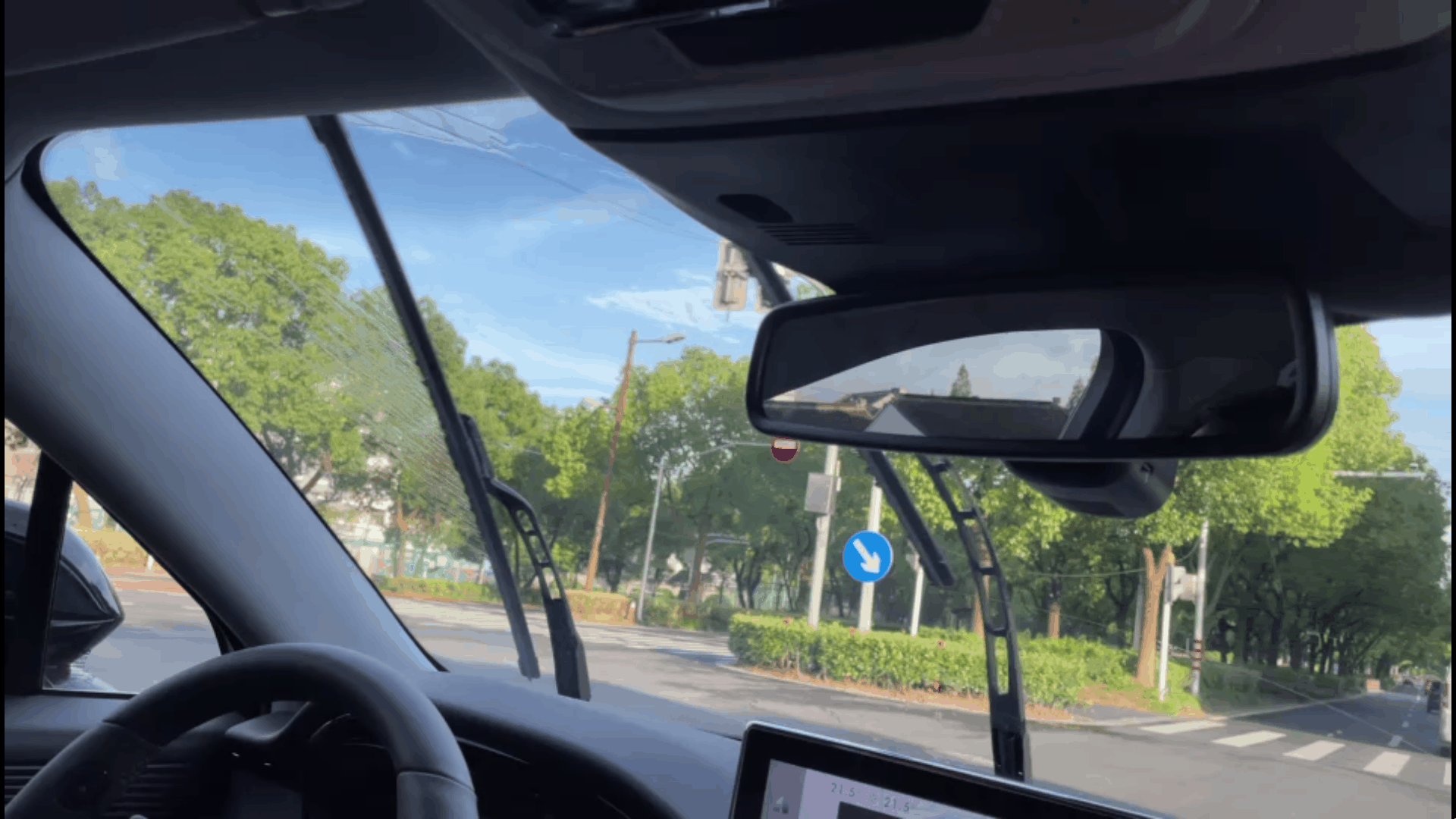 不相信?一起来看看今天的雨刮实测.雨刮器对于一台车而言有多重要?