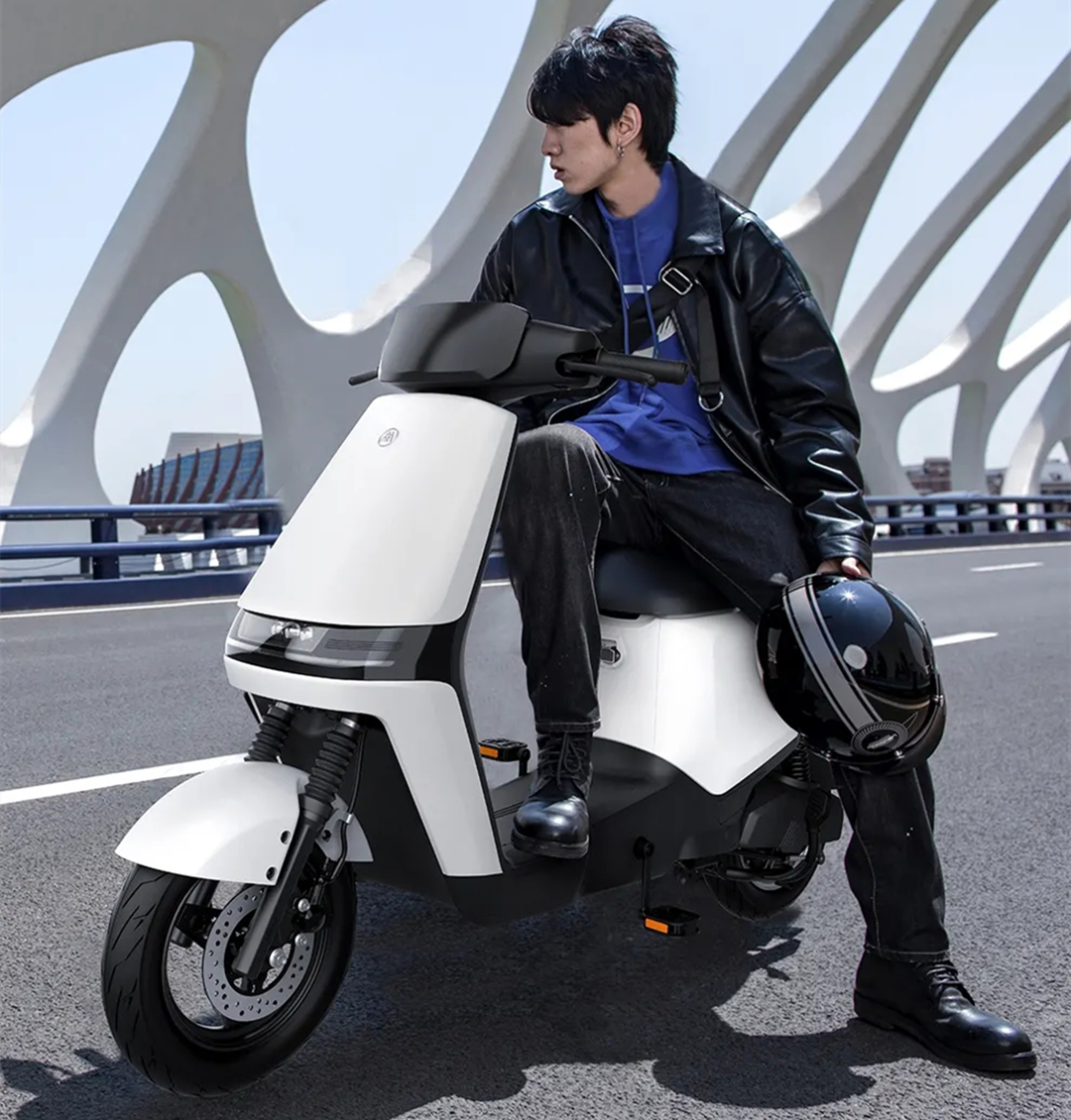 两款新电动车发布,造型时尚,动力十足,最大续航100公里