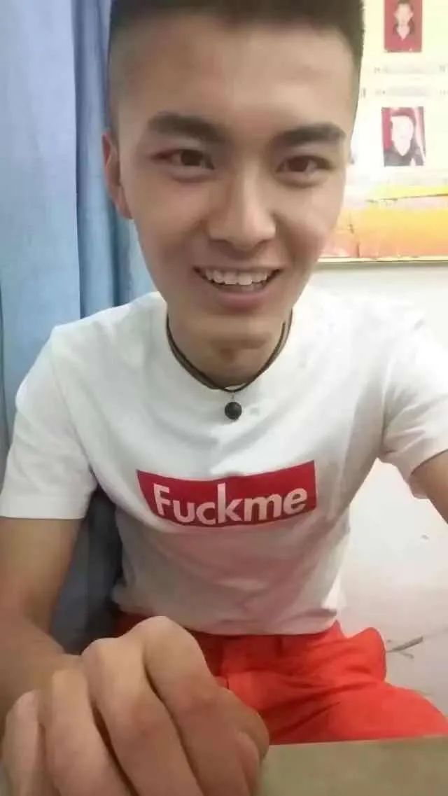 我和带篮子聊了聊他的抽象网红往事还有库布里克和贾樟柯