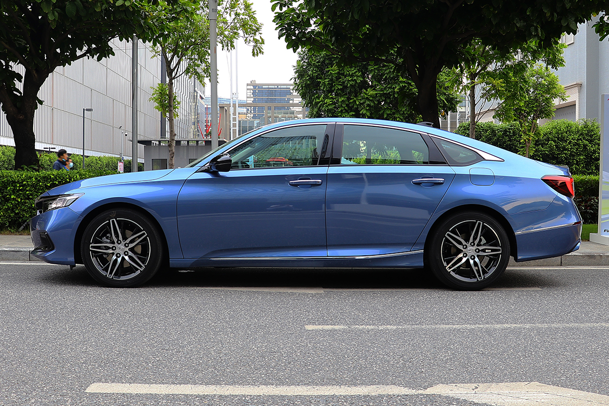 本田雅阁2022款(本田雅阁2022款幻夜)