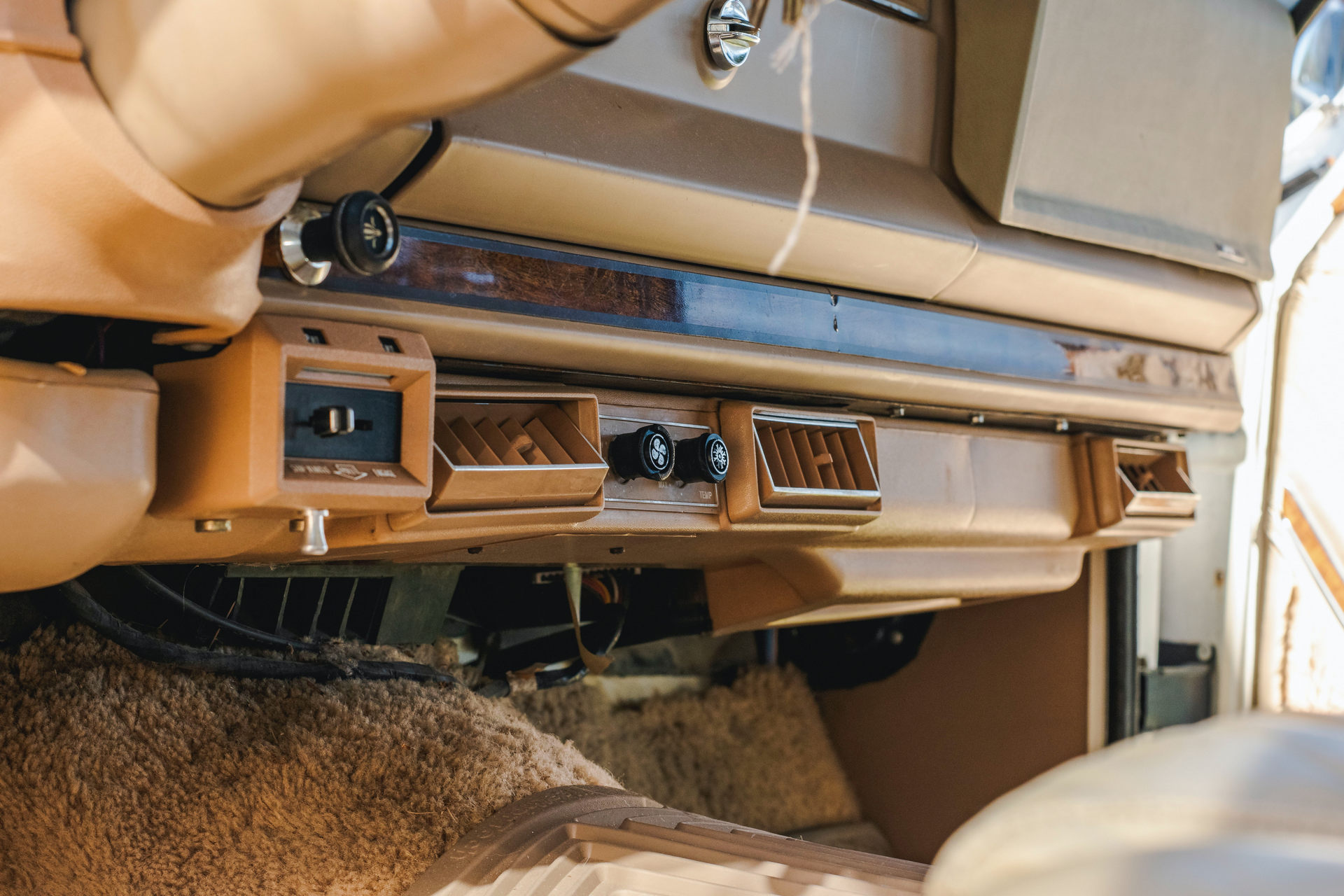 完美复古suv,老款的jeep大瓦格尼正在出售