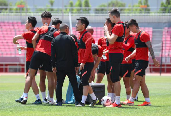 太惨了!昔日中超豪门穷到凑不齐差旅费,足协杯首轮或将宣布退赛休闲区蓝鸢梦想 - Www.slyday.coM 太惨了!昔日中超豪门穷到凑不齐差旅费,足协杯首轮或将宣布退赛休闲区蓝鸢梦想 - Www.slyday.coM