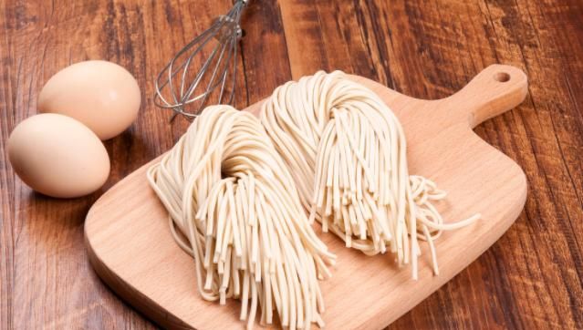 长期吃面条,真的对身体好吗?可能不是你想的那样,了解一下休闲区蓝鸢梦想 - Www.slyday.coM 长期吃面条,真的对身体好吗?可能不是你想的那样,了解一下休闲区蓝鸢梦想 - Www.slyday.coM