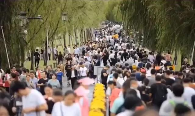 为什么旅行中艳遇的人,都很难走到最后?休闲区蓝鸢梦想 - Www.slyday.coM 为什么旅行中艳遇的人,都很难走到最后?休闲区蓝鸢梦想 - Www.slyday.coM