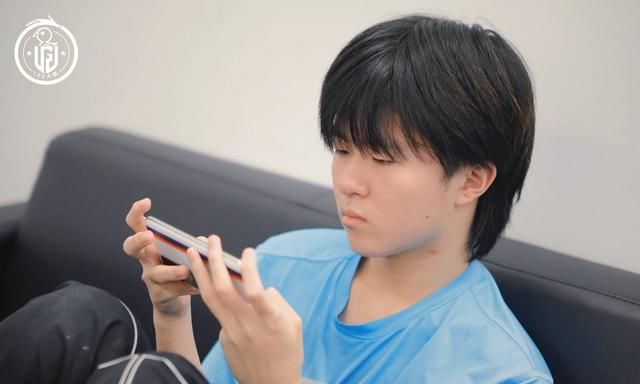 lgd双人组太"辣眼睛",mtg二连败懵了都能赢,还不换上江城吗?