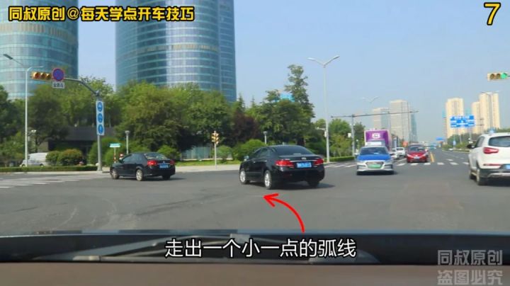 抢左转是如何定义的?这样算不算抢左转呢?出事故这样判责休闲区蓝鸢梦想 - Www.slyday.coM 抢左转是如何定义的?这样算不算抢左转呢?出事故这样判责休闲区蓝鸢梦想 - Www.slyday.coM