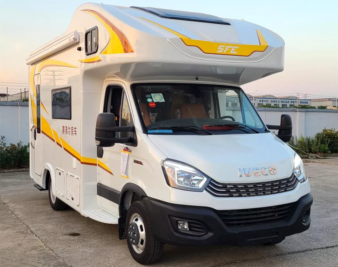 新车上市!这样的会客区你喜欢吗 | 赛沸尔新款后开门c型房车