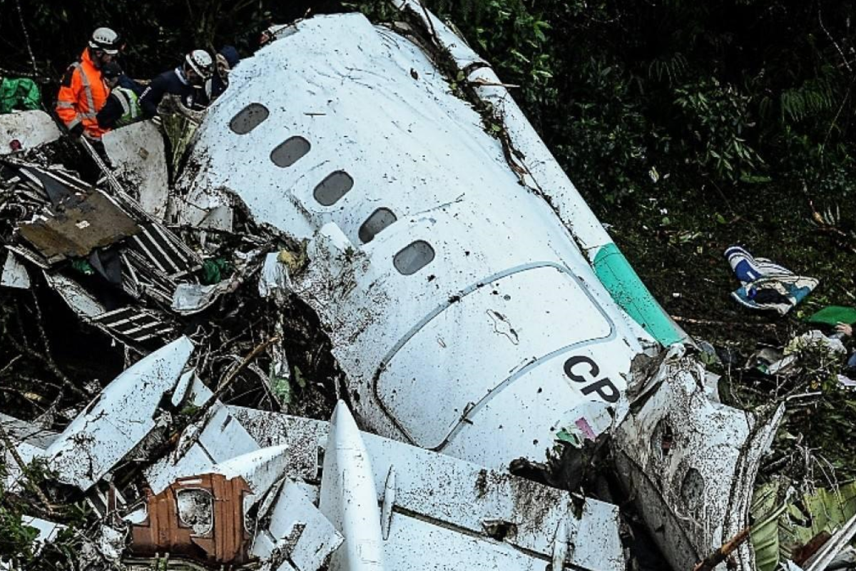 真实的历史事件中国客机在温州瑞安坠毁机上61人全部遇难