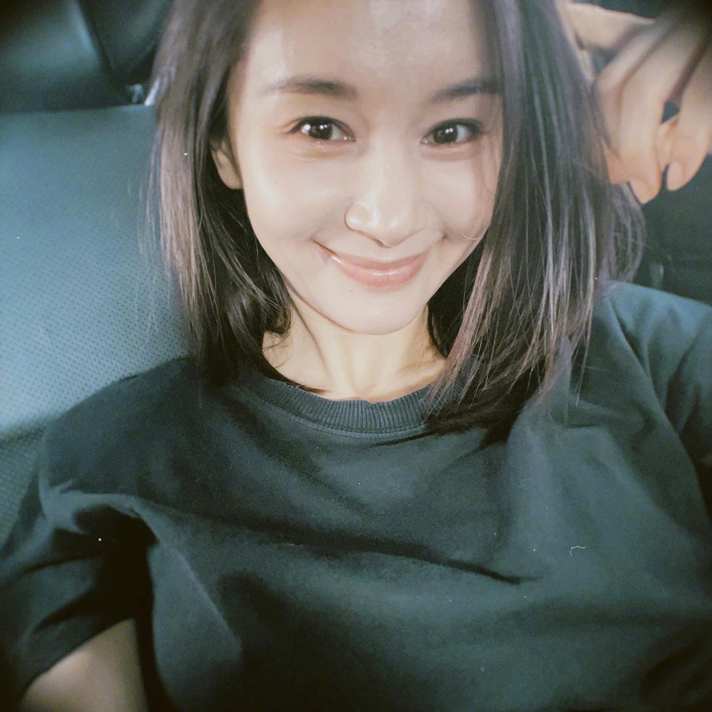 王子文晒伪素颜自拍照曝光,对近期"耍大牌"风波无任何回应