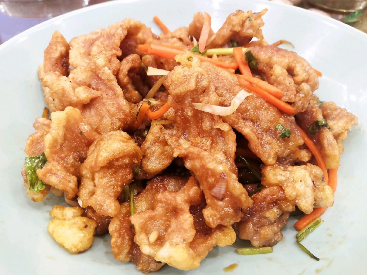 所以锅包肉的做法还在,味道却不尽相同,所以要想吃到真正传统的锅包肉