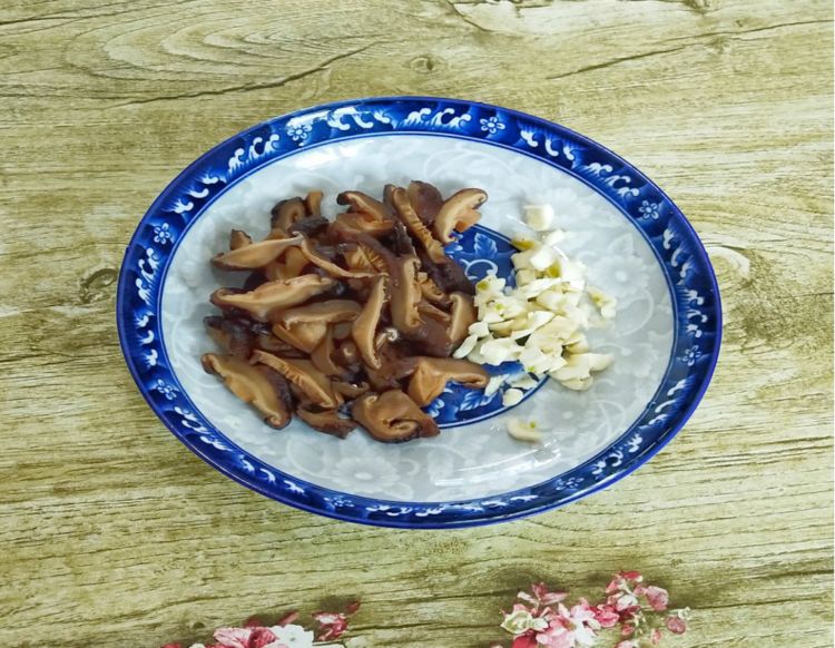 为什么你做的香菇油菜不对味？教你正确方法，上桌就光盘休闲区蓝鸢梦想 - Www.slyday.coM