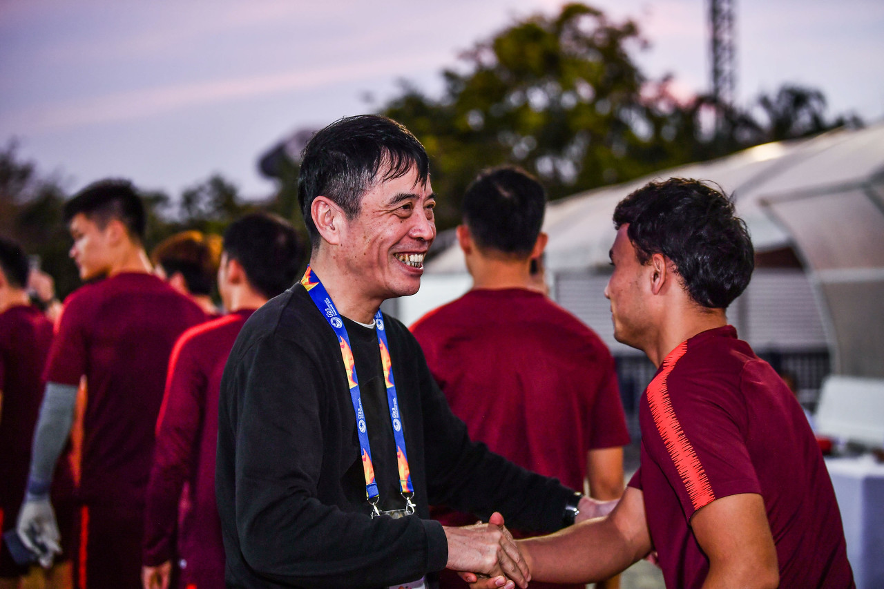 李铁又遇到麻烦了!中国队首胜却迎1打击,12强赛征程或遭对手重创休闲区蓝鸢梦想 - Www.slyday.coM 李铁又遇到麻烦了!中国队首胜却迎1打击,12强赛征程或遭对手重创休闲区蓝鸢梦想 - Www.slyday.coM