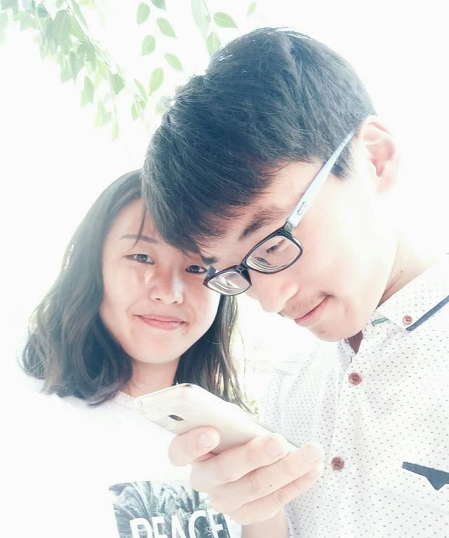 大学儿子国庆领女朋友回家,父母:无法接受,本该是受教育的年纪