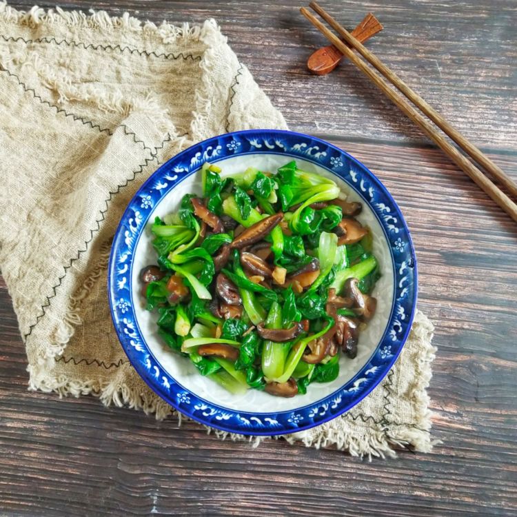 为什么你做的香菇油菜不对味？教你正确方法，上桌就光盘休闲区蓝鸢梦想 - Www.slyday.coM