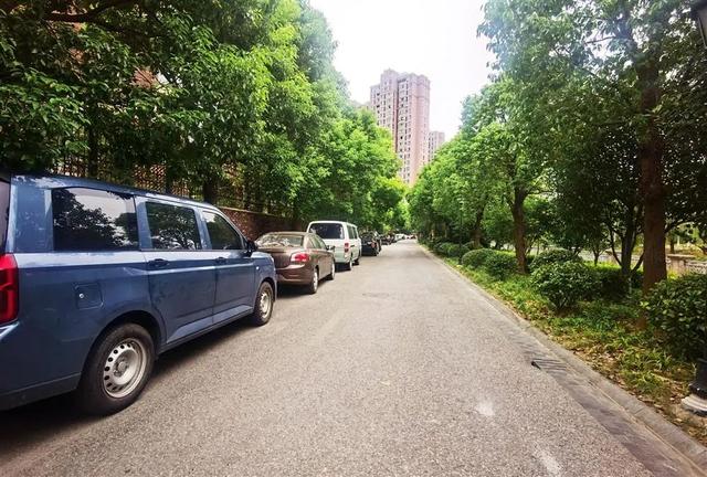 央视网评丨业主为别墅区和普通区吵翻！是“穷人歧视”吗？休闲区蓝鸢梦想 - Www.slyday.coM