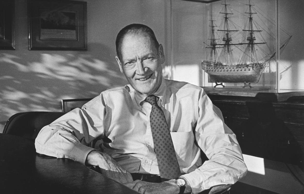 指数基金之父约翰博格今天我们过于重视商业而轻视专业