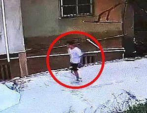 莆田秀屿区发生一起重大刑案,嫌疑人可能携带凶器出逃,警方发布协查通报休闲区蓝鸢梦想 - Www.slyday.coM