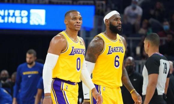 连伤2个！赛季还没开始湖人就悲催了，小将感受到詹姆斯的痛苦休闲区蓝鸢梦想 - Www.slyday.coM